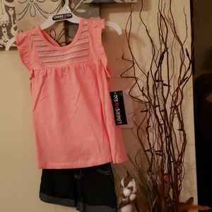 2-piece ruffled sleeves and Jean shorts outfit